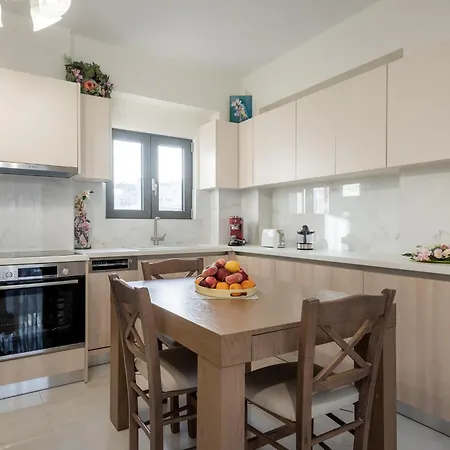 Newbulit 1km From The Center Of Chania Hanya